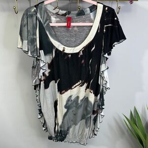 Vero Moda Black and Gray Ruffled Blouse with Cap Sleeves